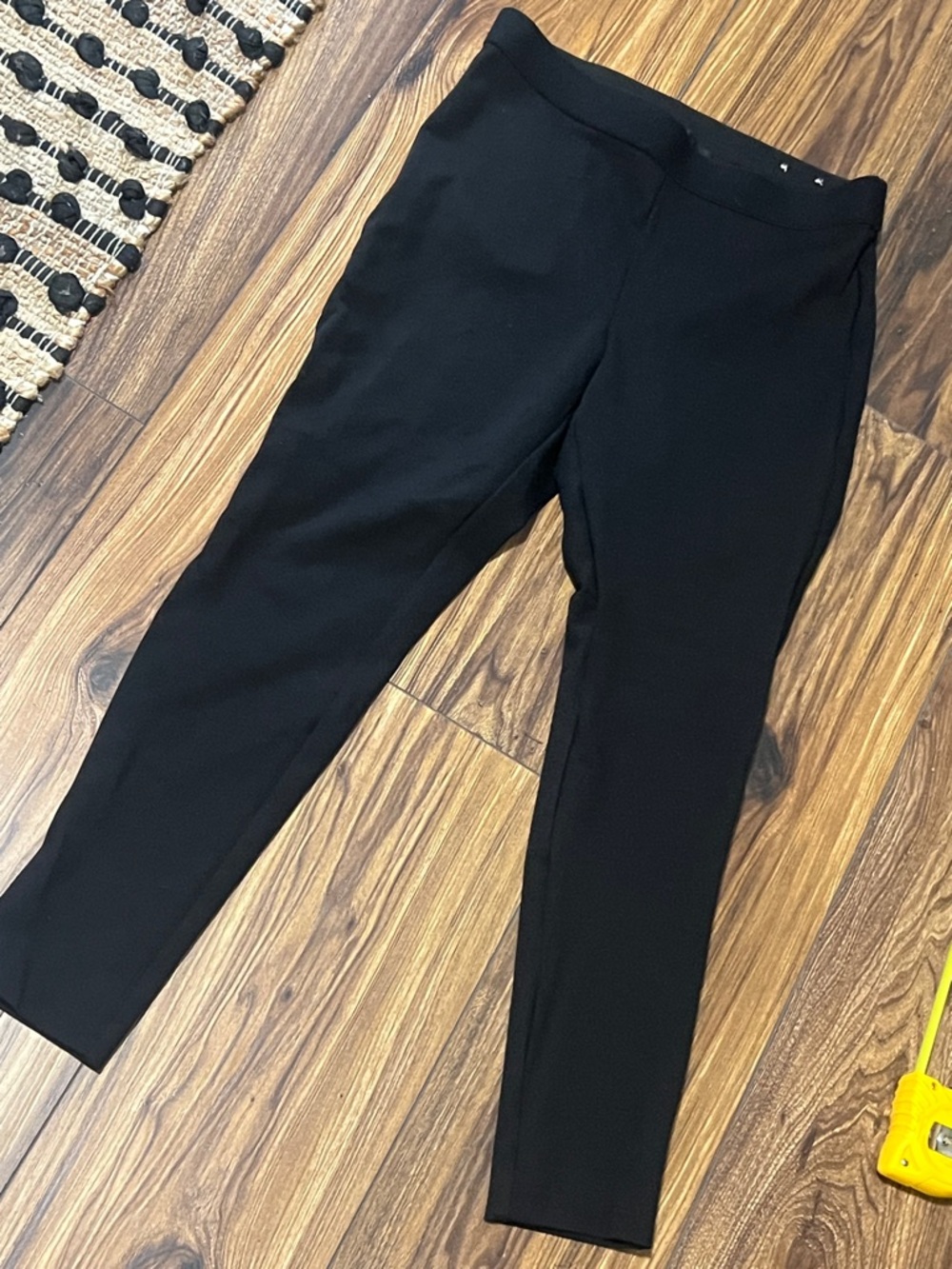 Talbots Black Ponte capri Leggings with Branded Waistband